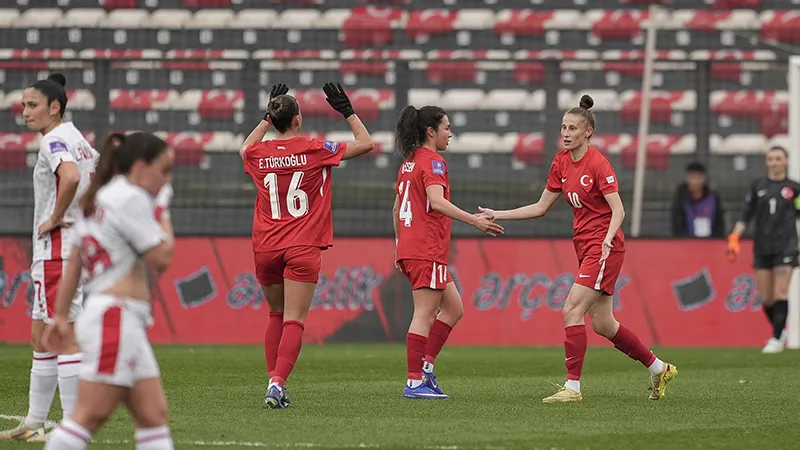 A Milli Kadın Futbol Takımı'ndan Malta deplasmanında net skor: Grubu 2. sırada tamamlayan ay-yıldızlılar play-off'ta