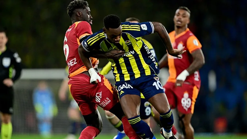 Fenerbahçe sonrası Galatasaray'a geliyor derken bambaşka takıma gidiyor