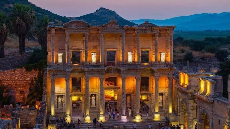 Efes'te Gece Müzeciliğine 2 ayda 213 bin ziyaret!