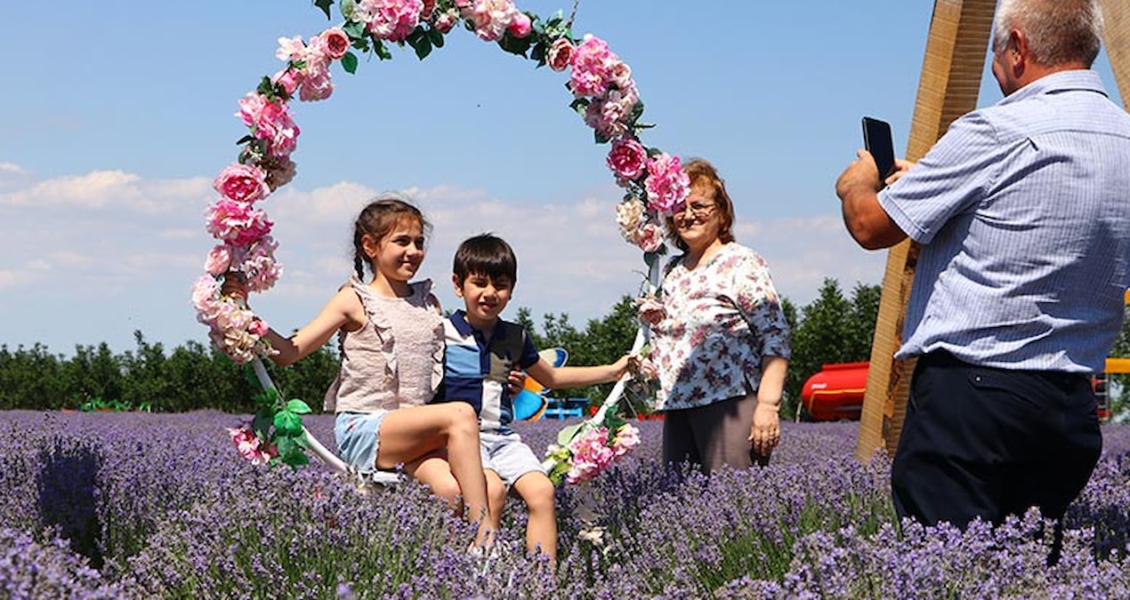 Tekirdağ’ın lavanta tarlaları bayramda ilgi odağı oldu
